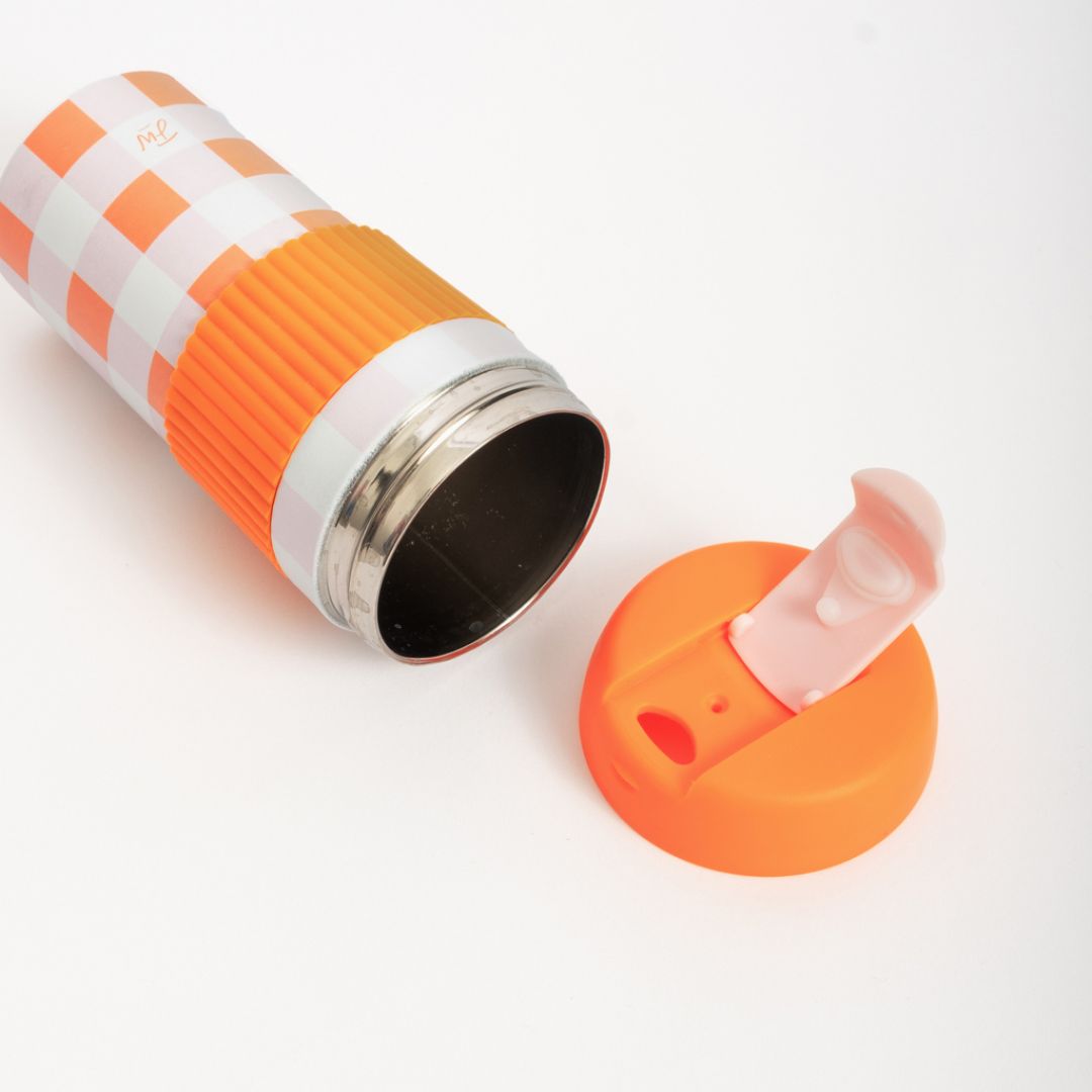 vaso-termico-fw-cuadrille-naranjadescubri-el-vaso-termico-de-cafe-ideal-para-tu-dia-a-dia-su-capacidad-de-500-ml-y-su-fabricacion-en-acero-inoxidable-mantienen-tus-bebidas-calientes-o-frias-por-mas-tiempo-compacto-8-x-65-x-16-cm-con-diseno-a-prueba-de-fug